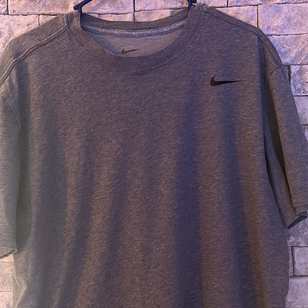 Nike Dri-Fit Mens fitness T-shirt - Picture 5 of 8